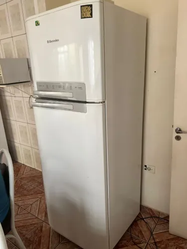 Vende Geladeira Usada Electrolux 