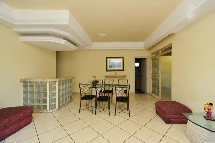 Casa à Venda - Nova Floresta, 3 Quartos, 358 m2