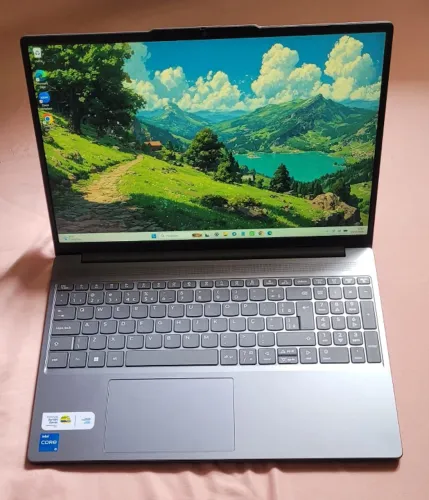Notebook Lenovo IdeaPad Slim 3 15.3" Touch Screen - Intel Core i5-13420H, 8GB ram