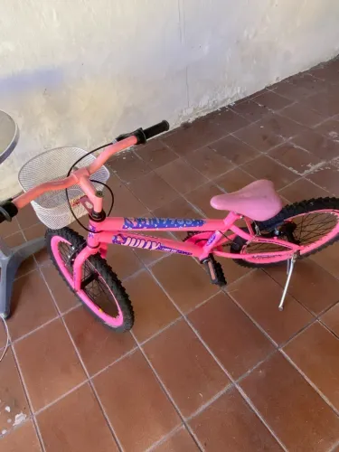 Bicicleta infantil aro 20 Semi nova revisada
