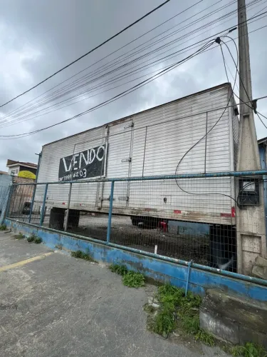 Vendo baú para caminhão toco de 7 m