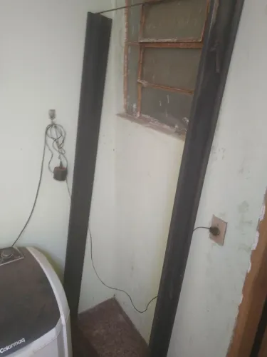 Vende se batente de porta