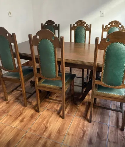 Mesa com 6 cadeiras
