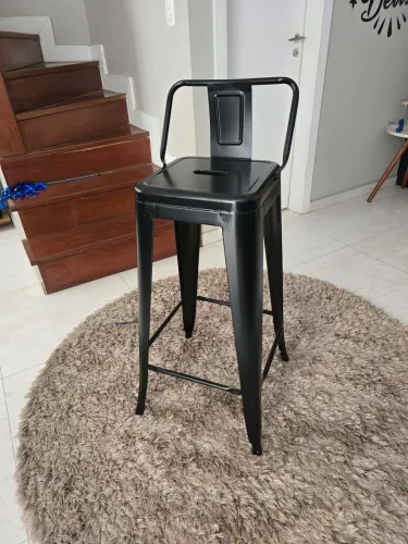 Cadeira para bancada em alumínio preto