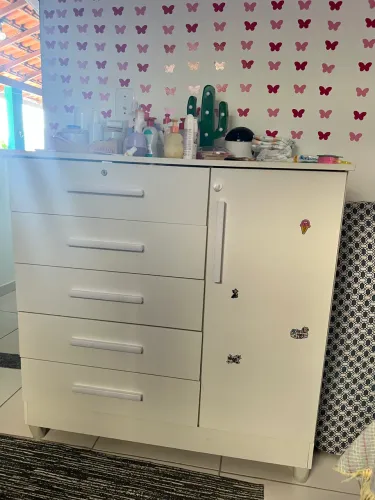 Vendo cômoda de bebê