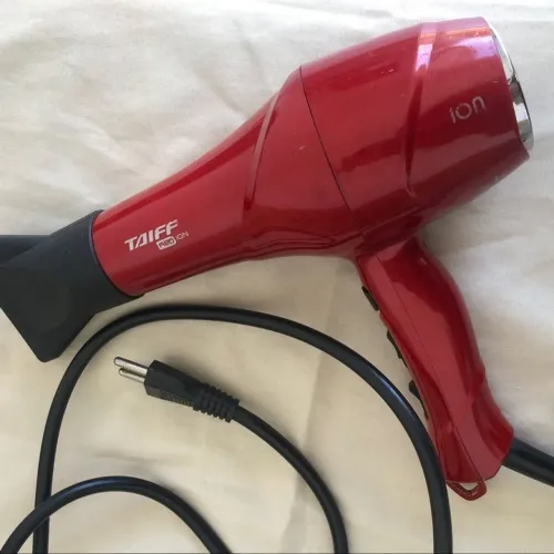 Secador Taiff Red Íon usado 220V 1900w