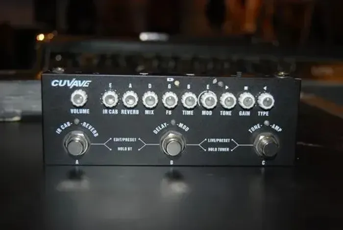 Pedaleira cuvave cube babe para guitarra