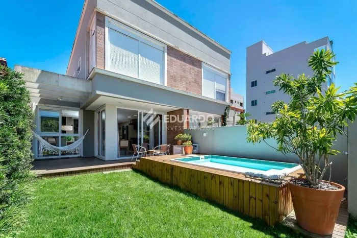 Casa com 04 quartos em Canto Grande | Próxima às Praias de Mariscal e Canto Gran