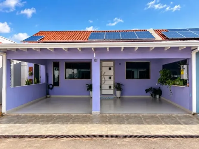 Vendo casa semimobiliada em condomínio da zona sul!