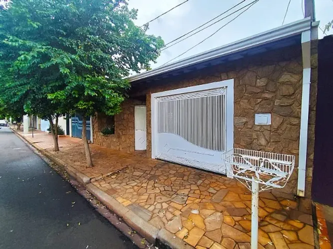 Casa à venda em Sertãozinho/SP - Cohab 3