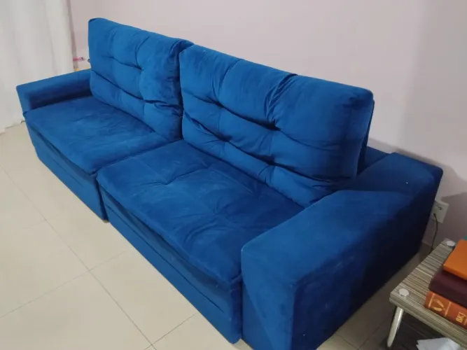 Sofá retrátil em Suede azul