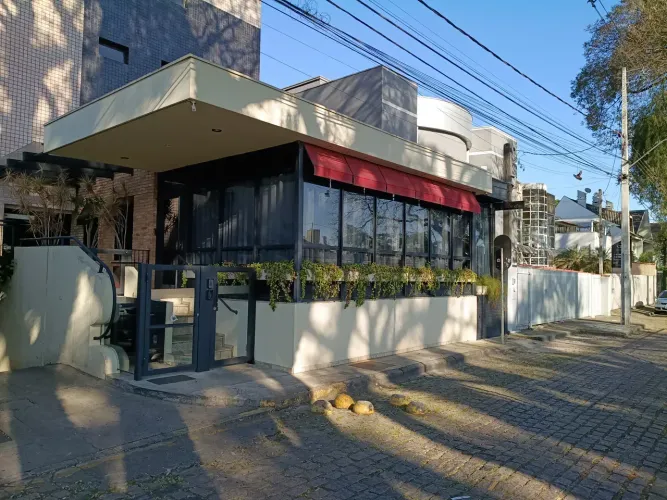 Flat- tipo garden, Alto da XV, mobiliado, decorado, TV a cabo, ar condicionado., garagem,