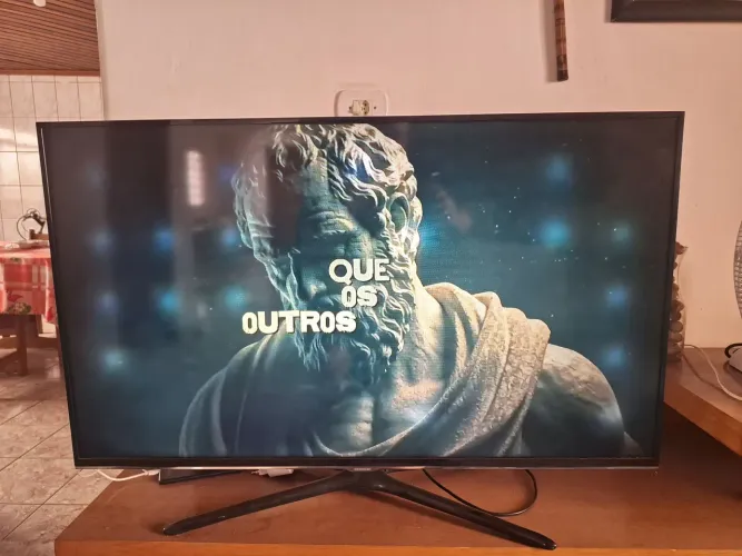 Smart TV Samsung 40" Full HD - Funcionando Tudo (Apenas Detalhe de Manchas na Tela)