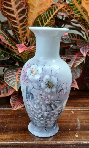 Vaso em porcelana pintado à mão 28 cm