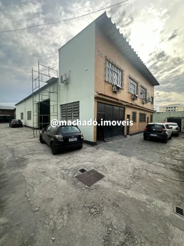 Galpão fechado Av Brasil altura de Bangu/ Motel TopKap