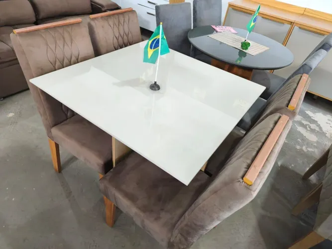 Mesa tampo de vidro