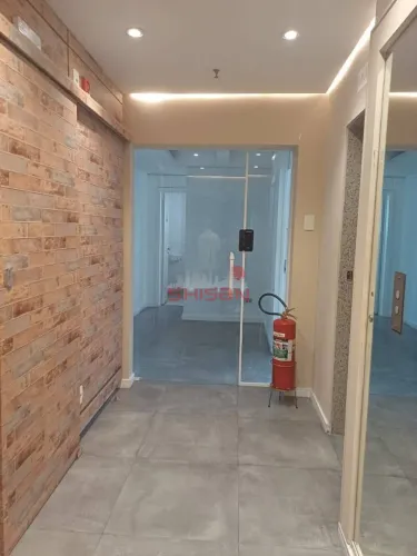 Sala Comercial no 12º andar de 180m² Ed. Albatroz