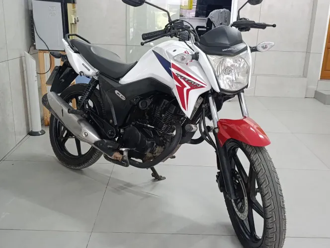 Titan 150