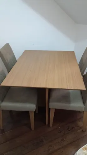 Mesa c/ 4 cadeiras