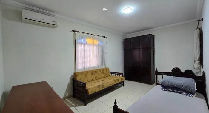 Casa Ampla com Mezanino e Área Gourmet no Bairro Fazenda Conforto e Localização Nobre em