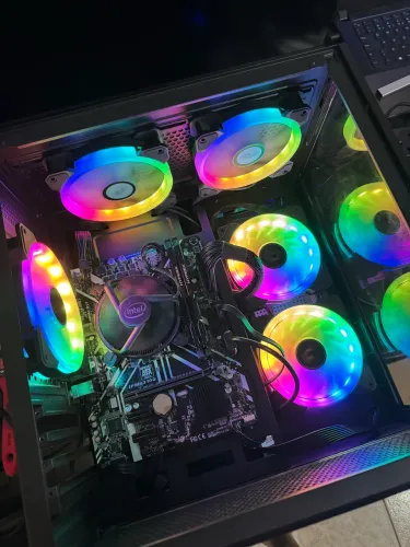 CPU Core i3 8100 16GB DDR4