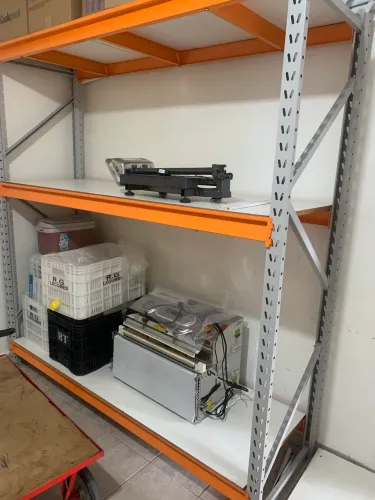 Prateleiras para mercado, estoque ou casa 