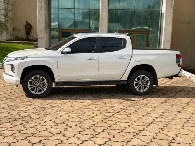 Mitsubishi L200 Triton Sport HPE-S 2.4 CD Dies. AUT 2022
