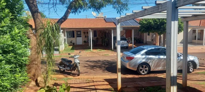 Vendo casa no Condomínio Village Parati
