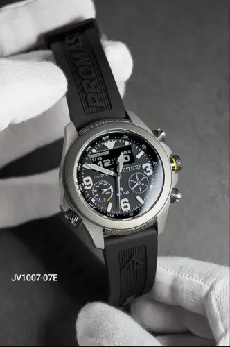 Relógio Citizen Promaster eco drive Land - Modelo JV1007-07E Sem uso