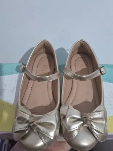 Sapatilha infantil dourada