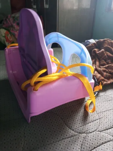 Vendo um balanço novinho preço 80 reais 