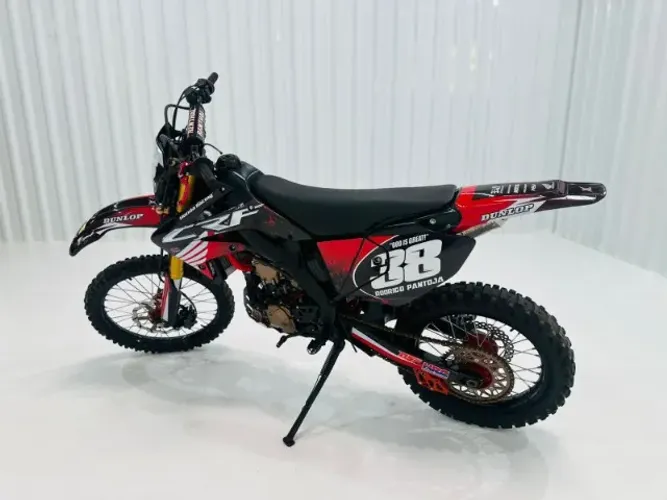HONDA CRF (250cc)