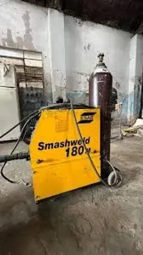 Vendo Máquina de Solda MIG M180 ESAB