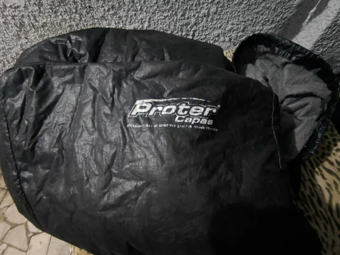 Vendo duas capas para moto.
