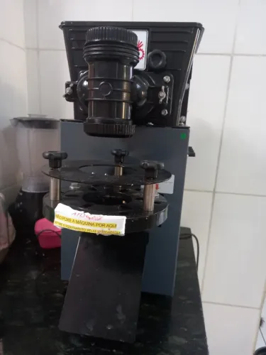 Maquina de modelar salgados 