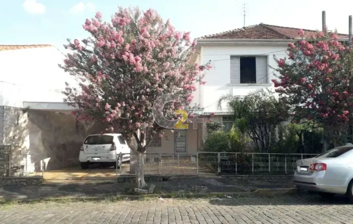 Casa comercial ou residencial à venda no Centro de Amparo com 3 quartos e 2 vagas