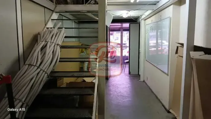 Excelente loja localizada perto do comercio