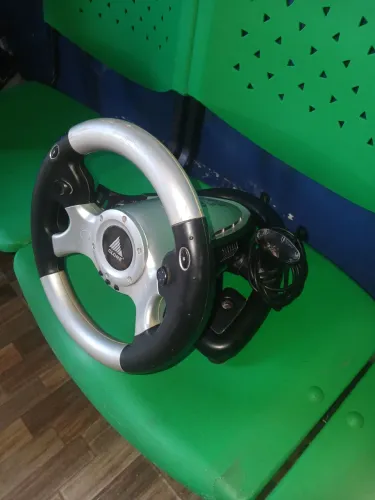 Volante Gamer Clone sport Racing para PS2 e PC.