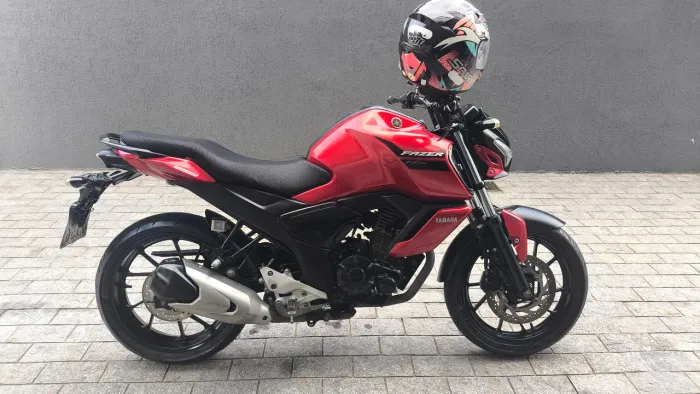 Moto de garagem 