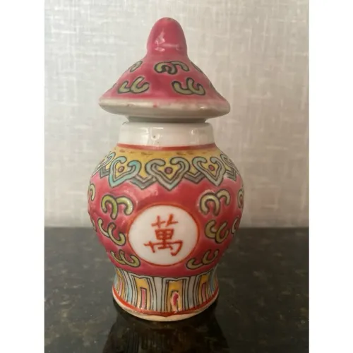 Vaso rosa com cena chinesa original com tampa.