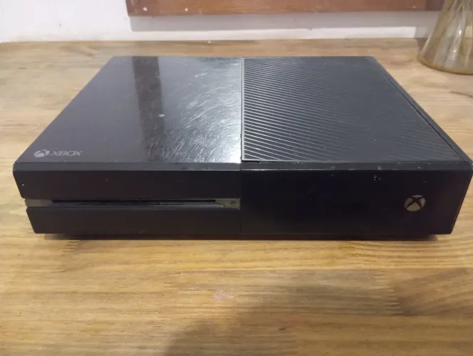 XBOX ONE ORIGINAL COMPLETO + CONTROLE E ACESSÓRIOS | R$ 750