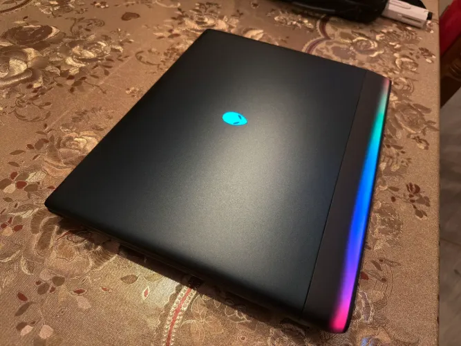 AlienwareArea-51/I9Ultra/RTX5090/64RamDDR5 18PolegadasWQXG Pego Mac ou note inferior + pix