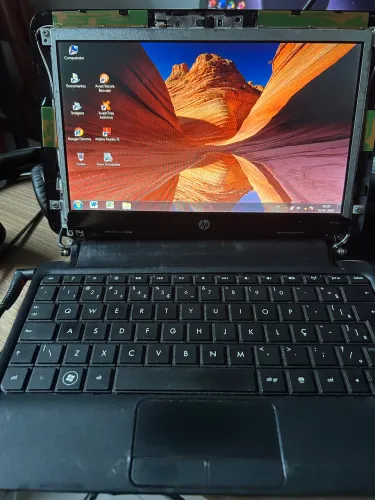 Carcaça netbook HP Mini em funcionamento