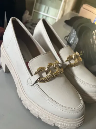 Sapato elegante em ótimo estado usado poucas vezes