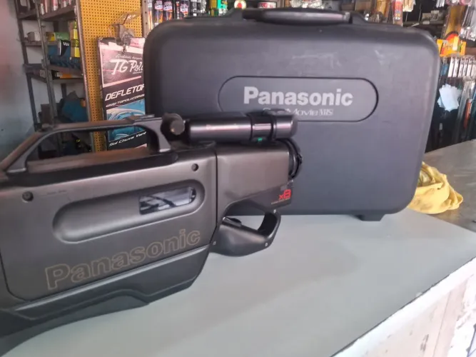 Filmadora PANASONIC VENDO NO ESTADO NAO GARANTO FUNCIONAMENTO SUPER CONSERVADA