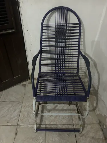 CADEIRA DE BALANÇO 130,00