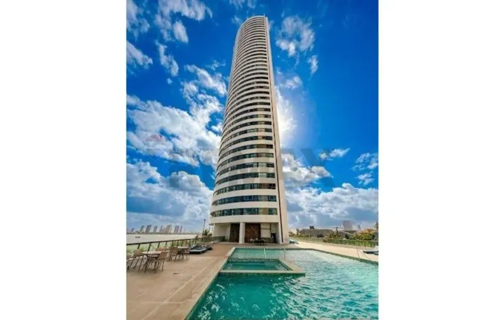Apartamento 4 suítes, 3 vagas de garagem, área de lazer completa, varanda, vista para o ma