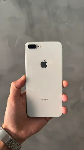 iPhone 8 Plus 
