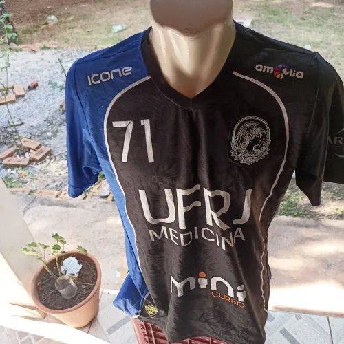 camisa da UFRJ medicina 