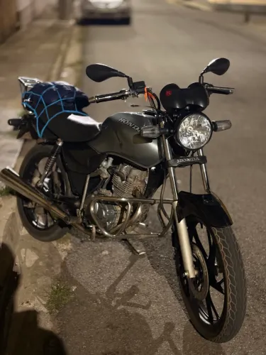 Vendo moto boa pro dia a dia